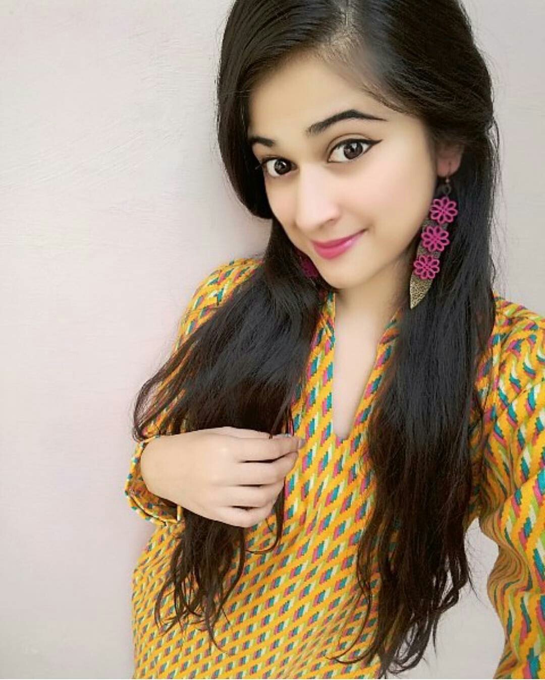 Pakistani Beautiful Girls Pictures