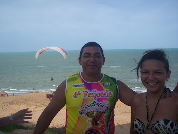 O SGT BM E. BORGES COM A FILHA AMANDA AQUI NA PRAIA