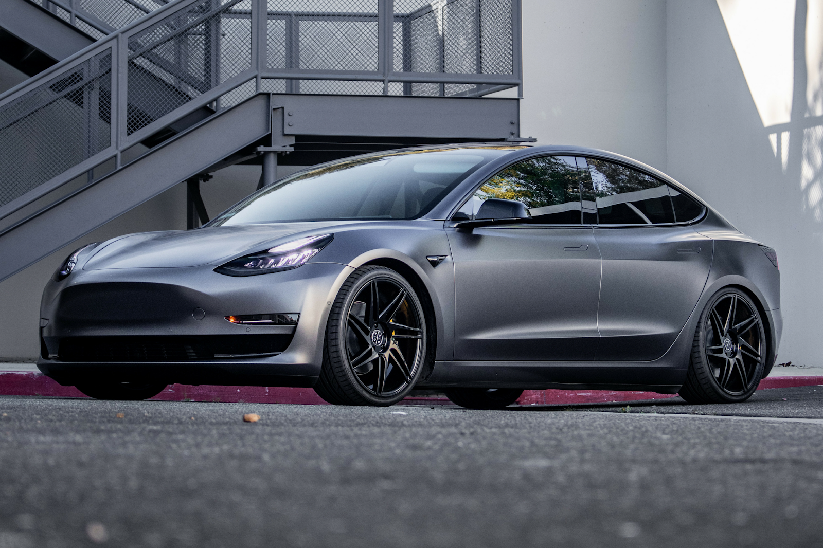 РњРѕС‚РѕС†РёРєР» Tesla model 3
