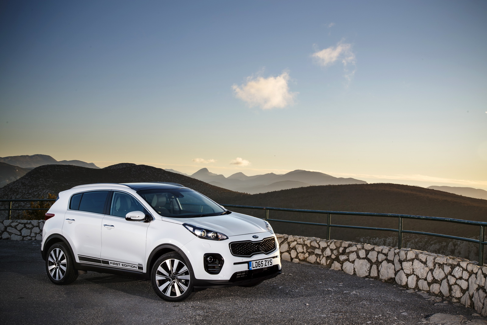 New Kia Sportage Detailed In Huge Gallery [354 Pics]