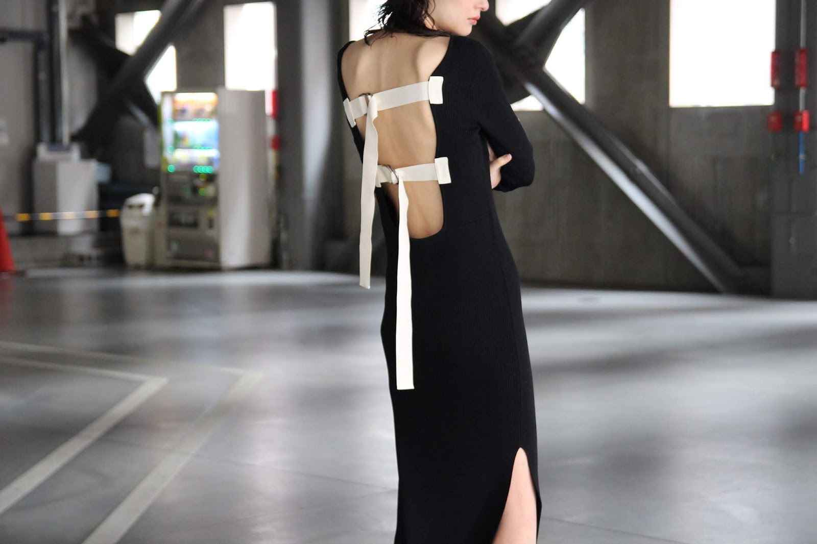 LEINWANDE / ラインヴァンド「Back Belted Knit Dress」 - input staff 
