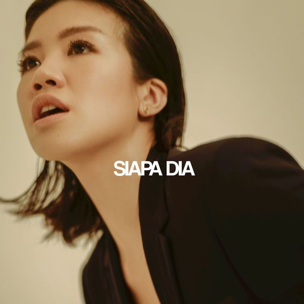 Agatha Suci - Siapa Dia