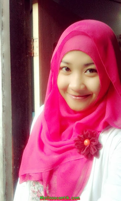 Cute Indonesian Hijab Nurse Girl Photoshoot Nov 2013