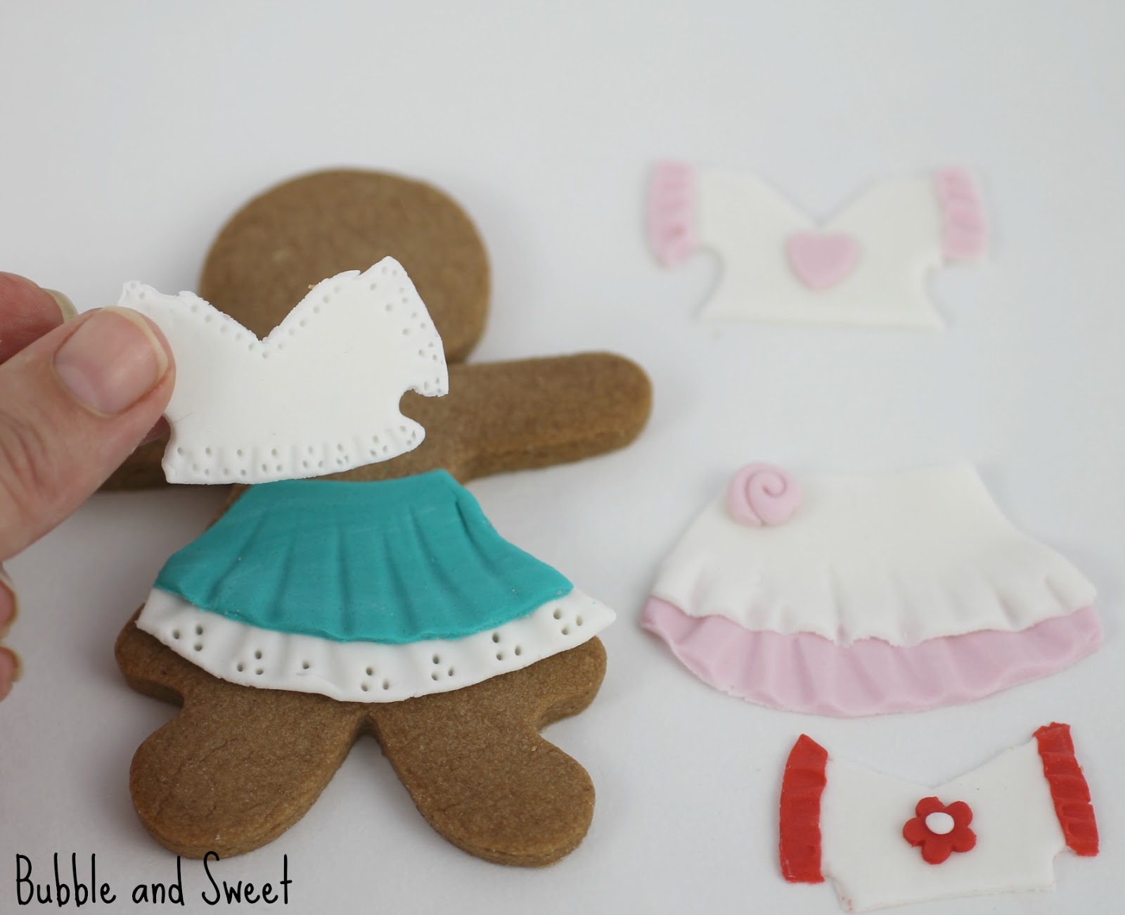 bubble-and-sweet-gingerbread-people-dress-up-cookie-party