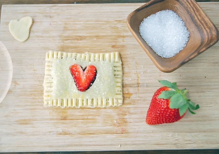 Hojaldre con Nutela y corazón de fresa