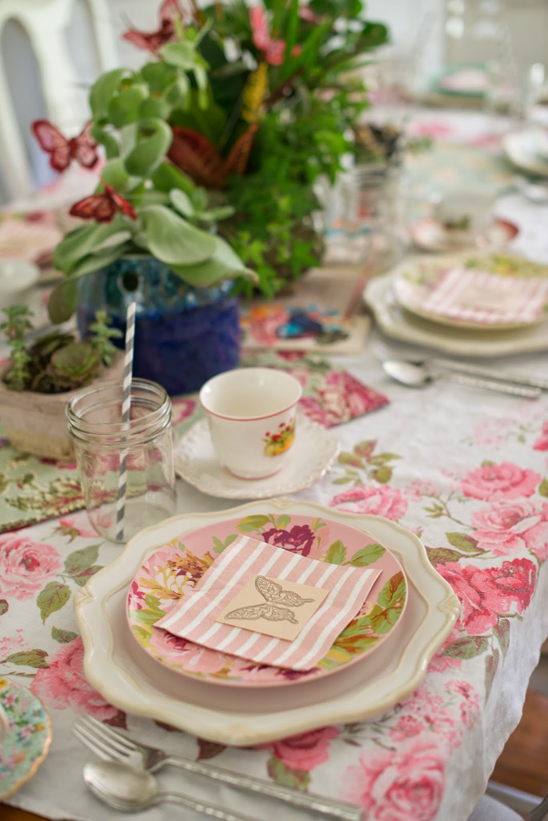 Domestic Fashionista: Fairy Garden Tea Party Tablescape