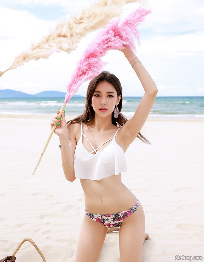 Park Da Hyun&#39;s glamorous sea fashion photos set (320 photos) photo 11-12