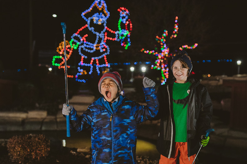 Pgh Momtourage Giveaway Holiday Lights Mini Golf