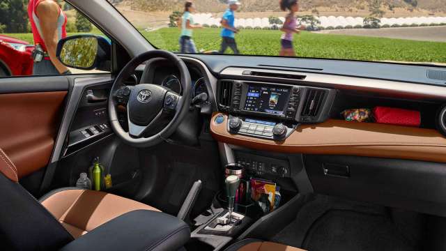 2017 Toyota RAV4 LE, XLE, XLE Hybrid, Limited, Limited Hybrid, Platinum