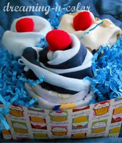 dreamingincolor: How to make a onesie cupcake for baby