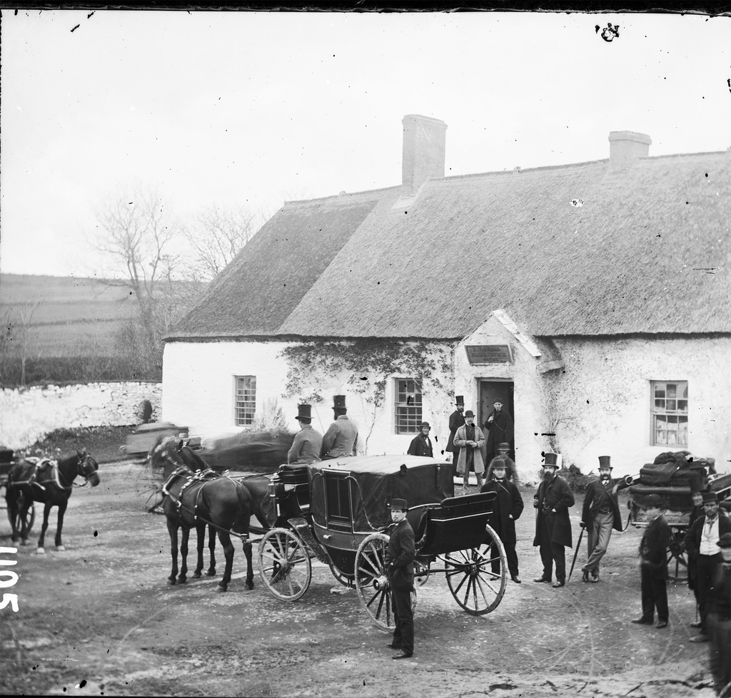 Dublin in the Early Photography  Vintage Photos Capture Street Scenes of Dublin in the Late 19th and Early 20th Centuries - 60