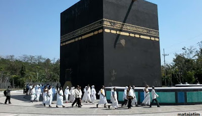 replika ka'bah di probolinggo replika ka'bah di probolinggo