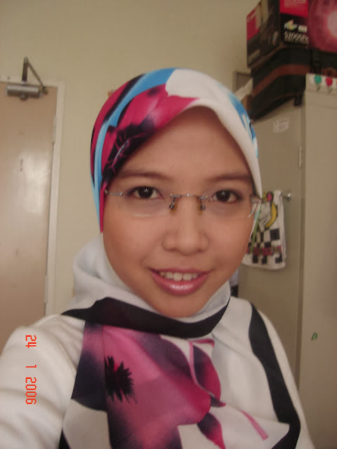 Gambar Bogel Tante Berjilbab Pake Kacamata   Melayu Boleh.Com