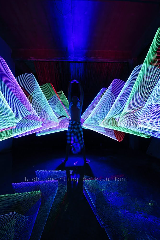 MALEN LUKISAN CAHAYA BALI LIGHT PAINTING PHOTOGRAPHY