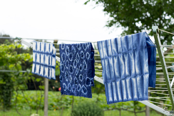 DIY Shibori Tie-Dye Batik | Tischdecke und Geschirrtücher | selber machen färben | Textilien färben