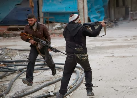 Σουηδός ιμάμης προμηθεύει με όπλα τους αντάρτες της Συρίας