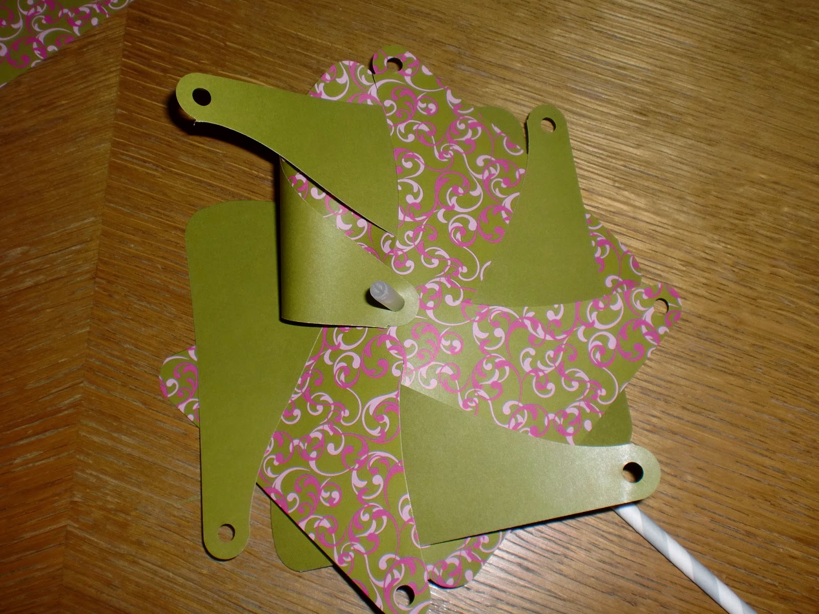 Kleenis bunte Seite: Windräder mit dem Pinwheel Punch Board ...
