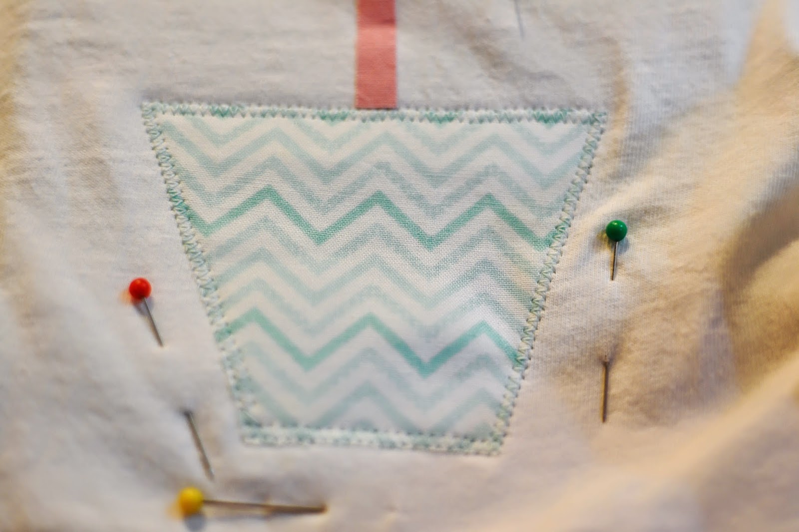 Modern Day Homemaker How to Appliqué a Tshirt