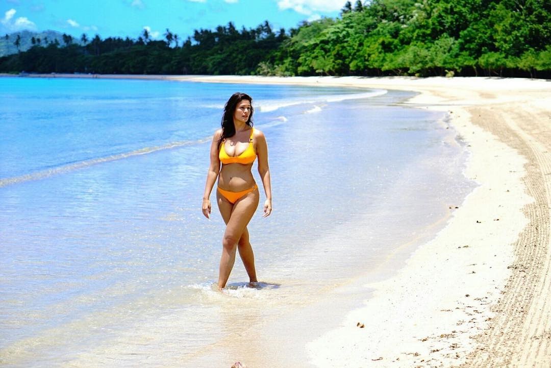 Iza Calzado left fellow celebrities speechless with bikini photo.