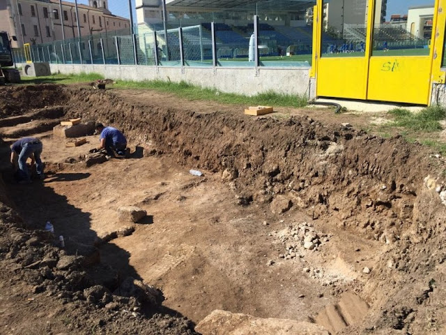 Archaeological finds at the city stadium of Syracuse Archaeological finds at the city stadium of Syracuse