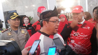 Gubernur Jawa Barat Melepas Peserta Tour De Linggar Jati 2017 Gubernur Jawa Barat Melepas Peserta Tour De Linggar Jati 2017