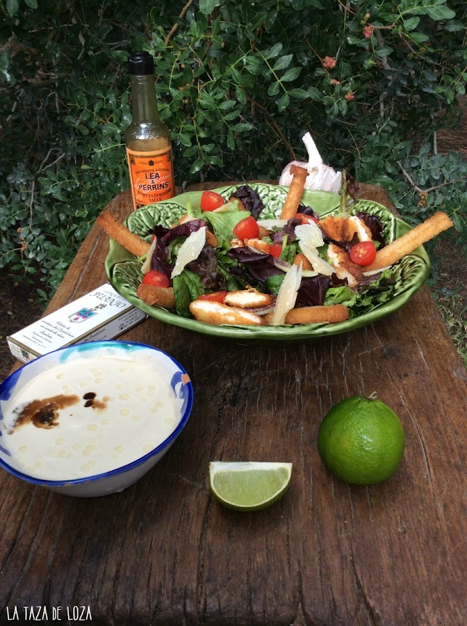 ensalada-con-salsa-cesar-pollo-bacon