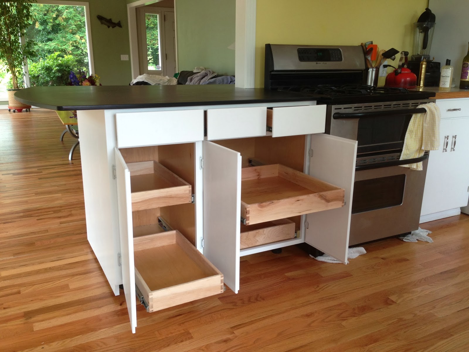 Mathew Isaac's Woodworks: Kitchen peninsula/bar