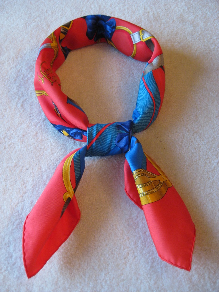 Style into Action Scarf tying Step by Step the basic double knot