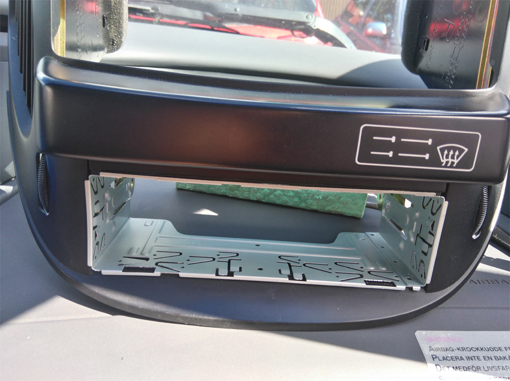 Toyota Previa How to remove old car stereo and install a Bluetooth