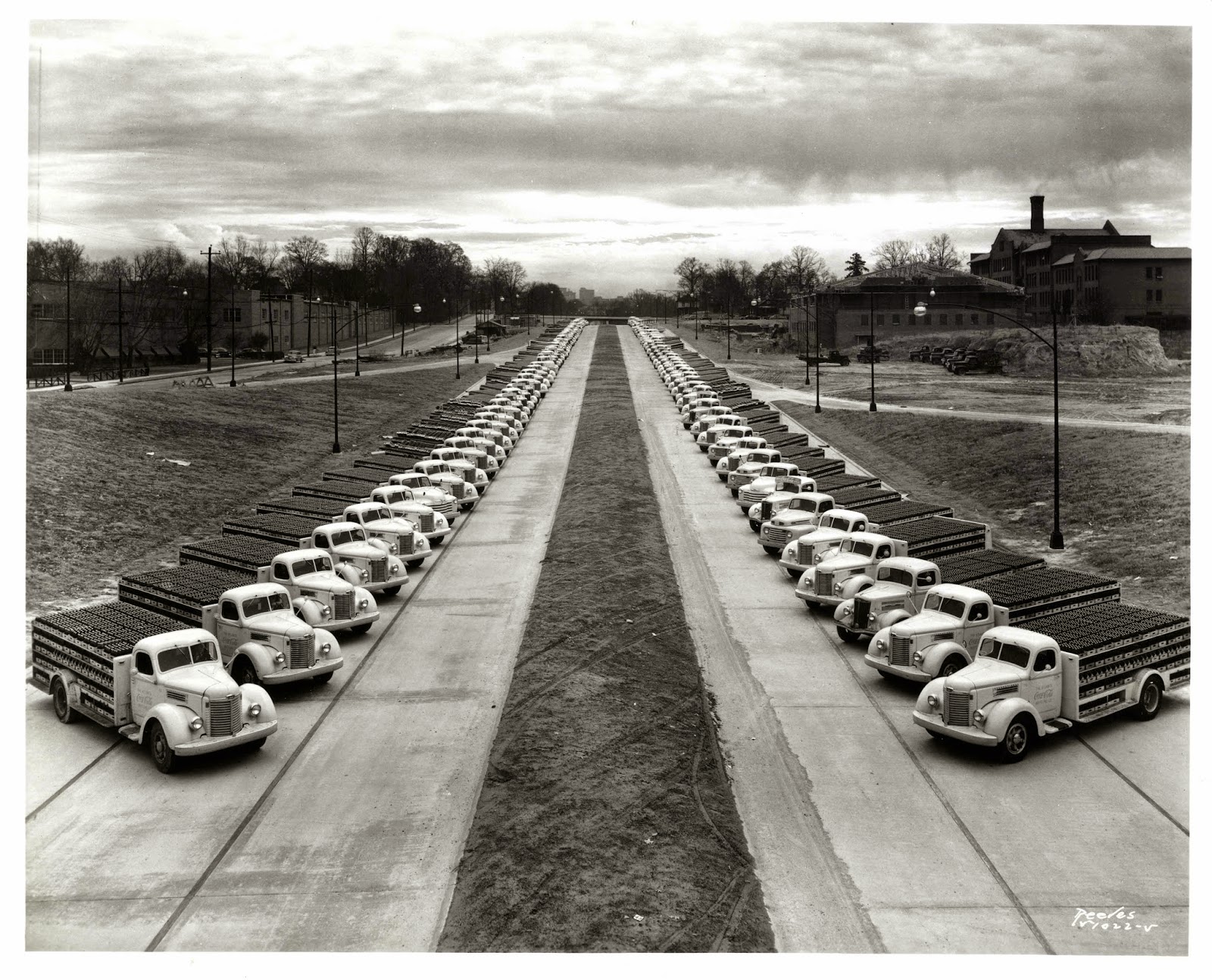 Coca-Cola's Timeless Appeal: Vintage Photos of Ads and Delivery Trucks ...