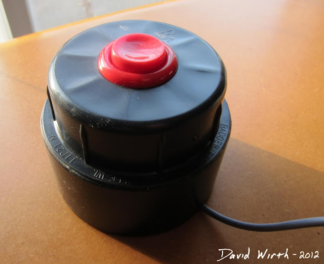 how to make an arcade button USB, old mouse, wire, photo booth