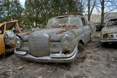 Carros Antigos Abandonados