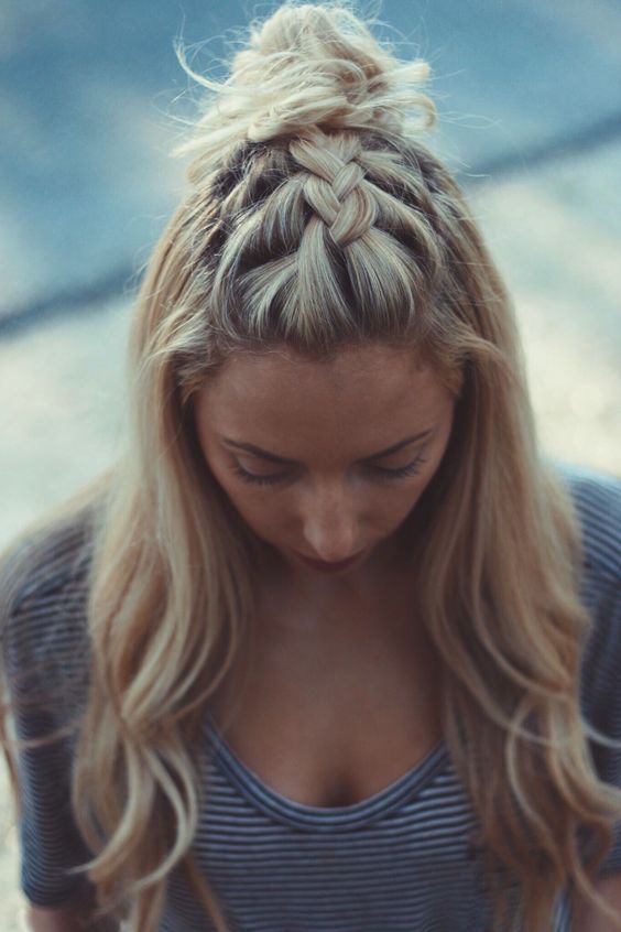 20 Amazing Hairstyles for Party and Holidays