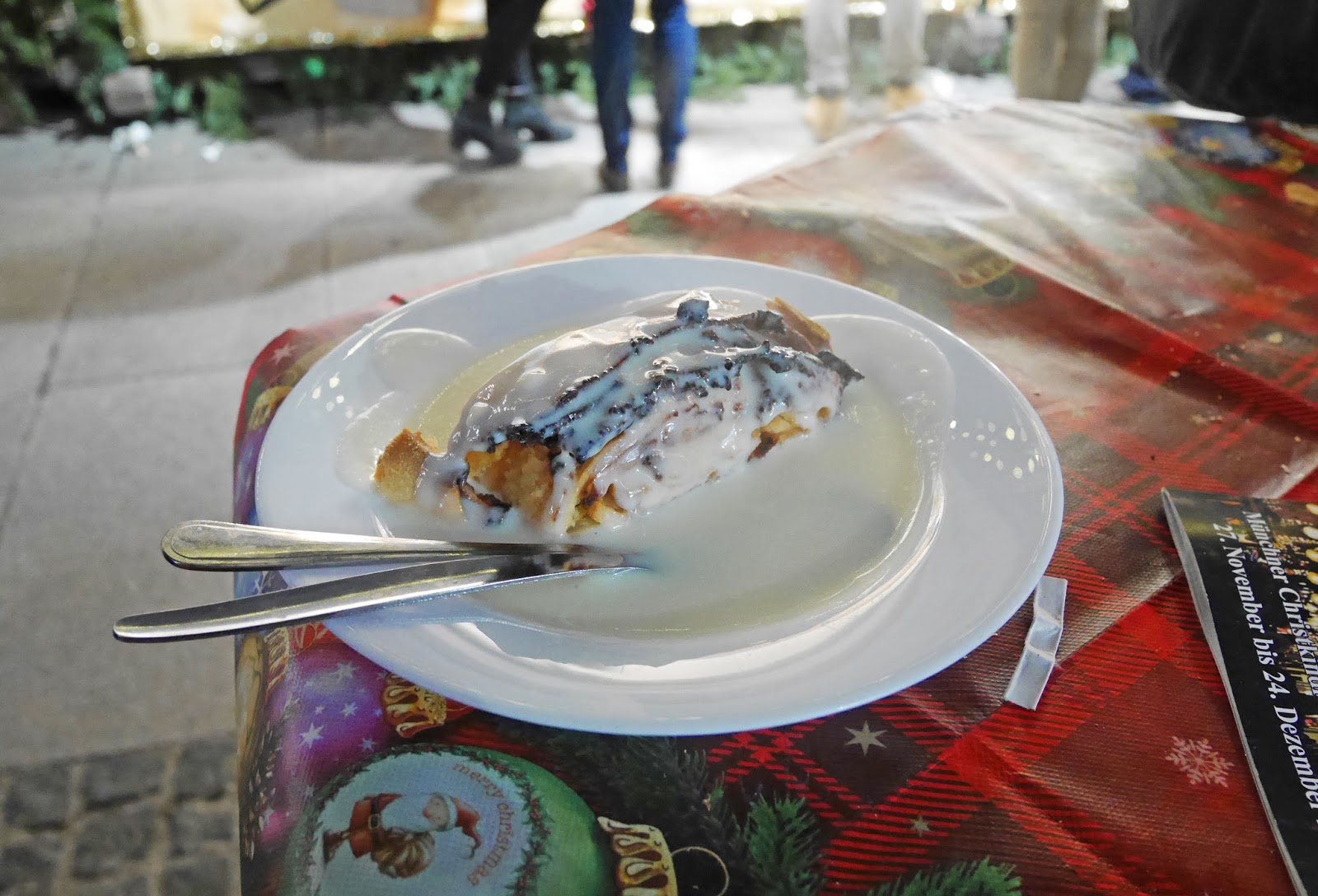 Apple strudel at the Munich Christmas Markets