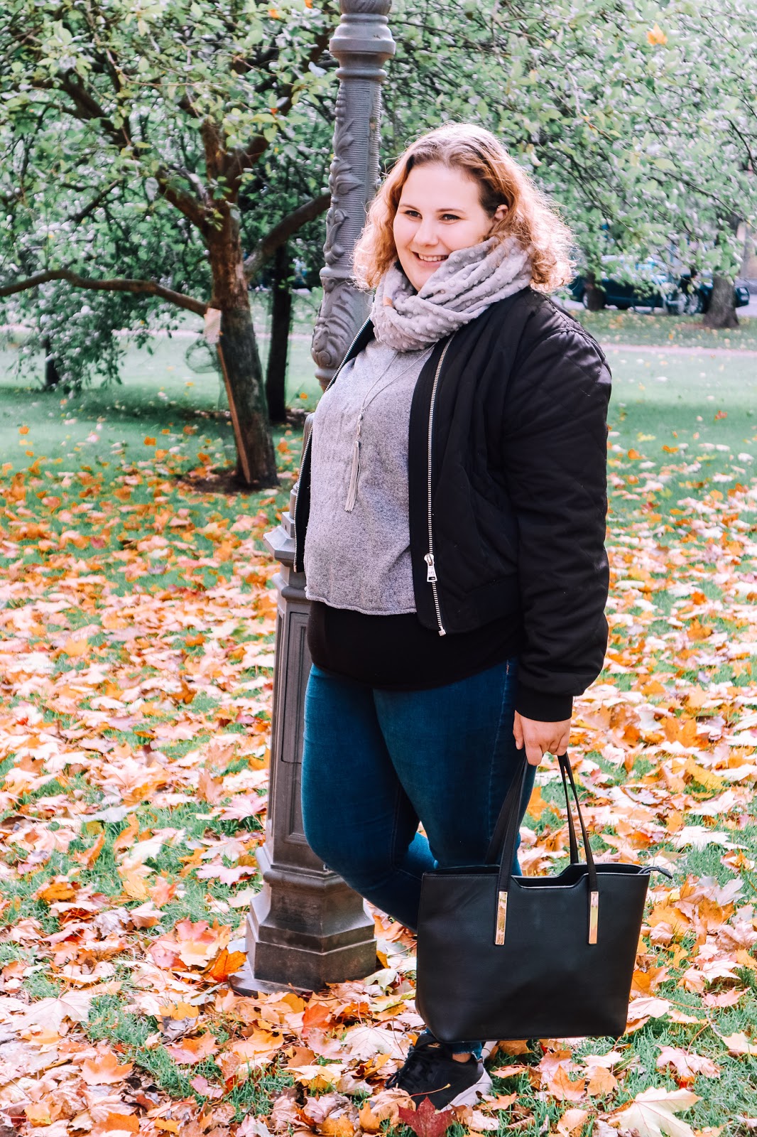 Big mamas home by Jenni S, Upeat syyspäivät ja bomber-takki neuleen kaverina, päivän asu, Kuva: Pinja Tuominen, Pinja Tuominen, päivän asu, tyyli, syystyyli