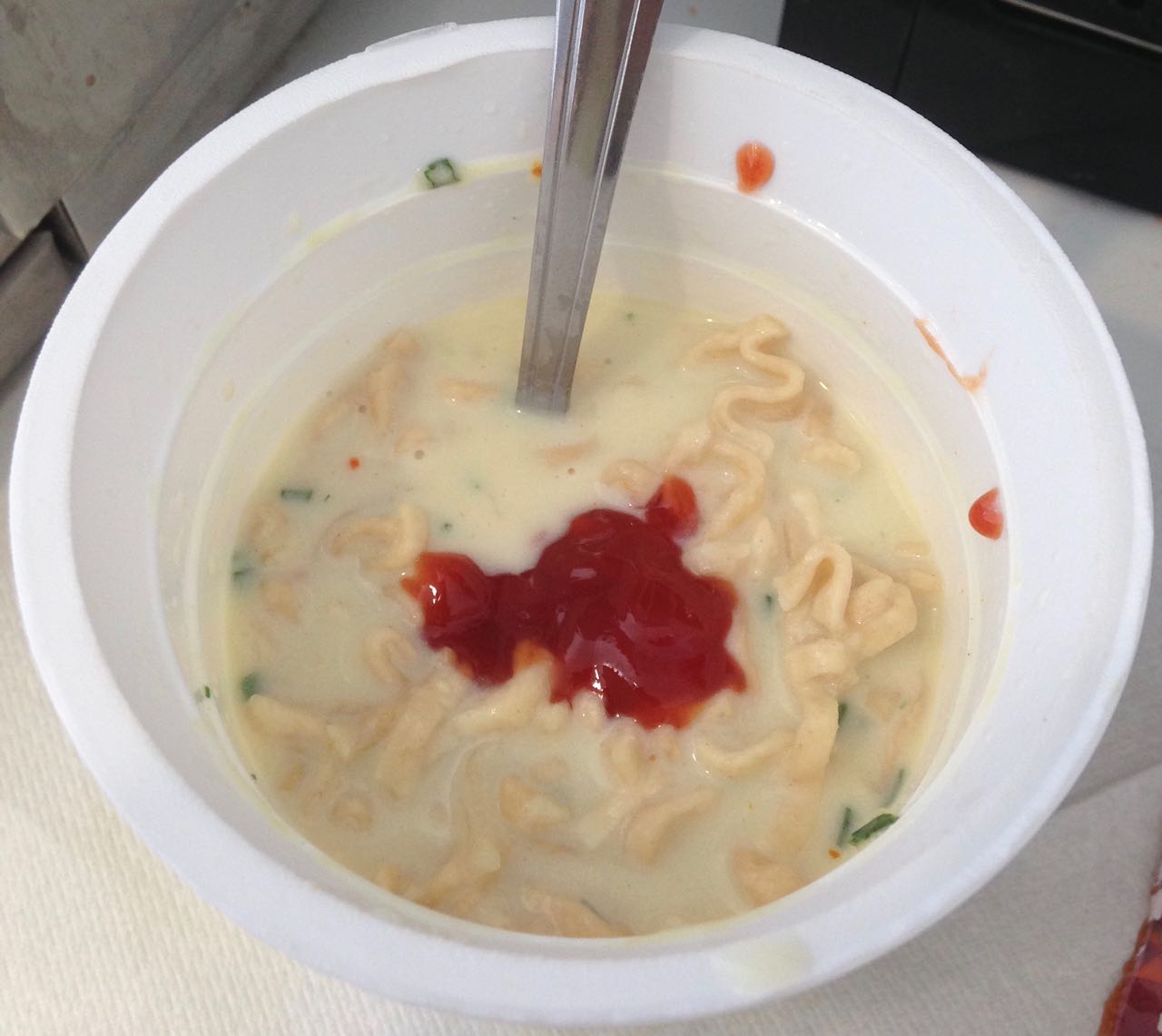 FOODSTUFF FINDS Mac and Cheese Pot Noodle (Morrisons) [By Cinabar]