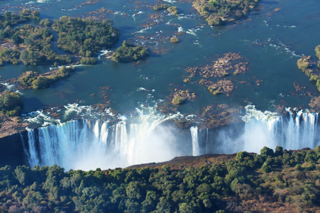 HELICÓPTERO NAS CATARATAS DE VITÓRIA | O voo dos anjos sobre Vitória Falls | Zimbábue