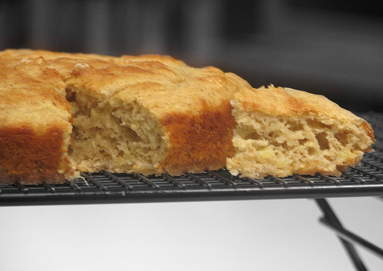 Scrumdiddlyumptious: Banana Snack Cake (Low-Fat!)