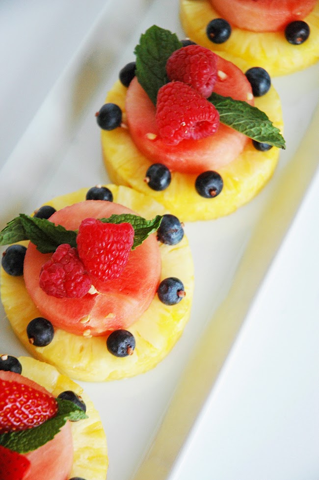 Pen + Paper Flowers MAKE IT Fresh Fruit Birthday Cake + mini cakelets