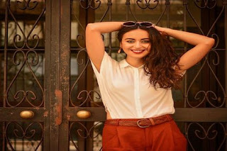 فايا يونان ◁ السيرة الذاتية,ويكيبيديا,انستقرام فايا يونان ◁ السيرة الذاتية,ويكيبيديا,انستقرام