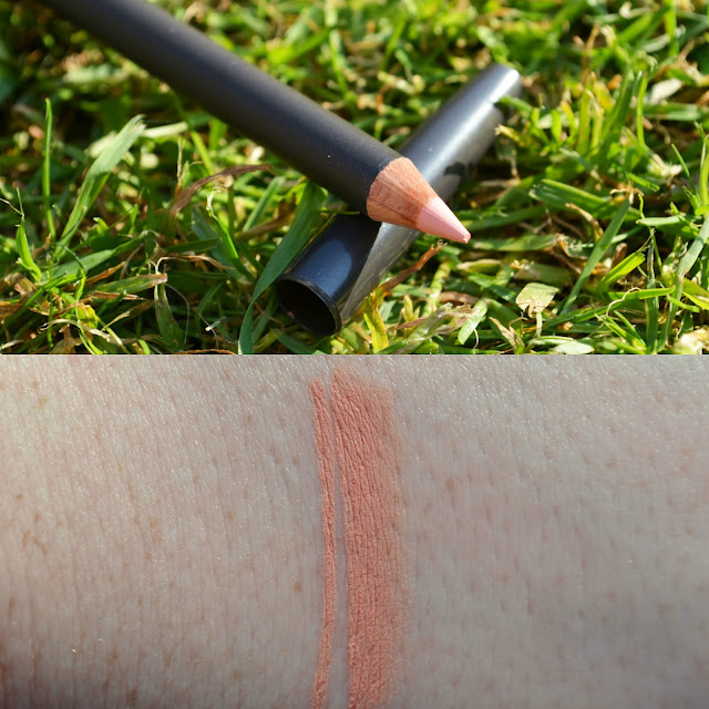 Swatch of the In Synch nude lip liner pencil