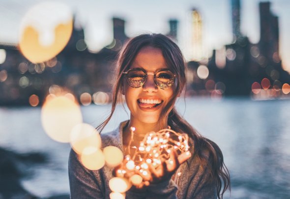 Luzes e cores na fotografia artística e romântica de Brandon Woelfel Brandon Woelfel arte fotografia artística romântica cores luzes urbanas contos de fada hipster mulheres óculos modelos