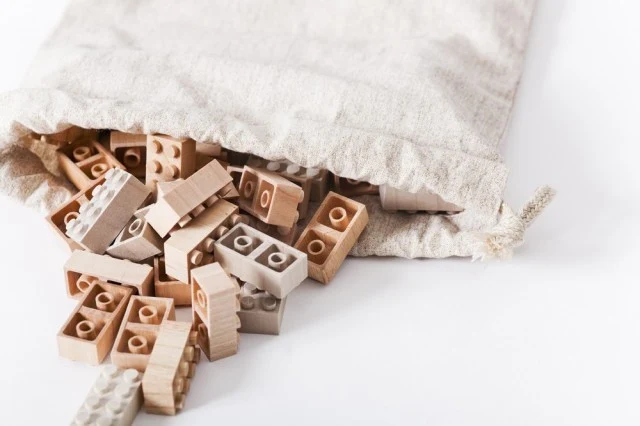 LEGO ® - Steine aus Edelholz | Design Tipp fürs Kinderzimmer