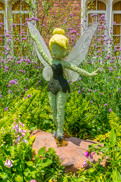 Epcot International Flower and Garden Festival 2017 - beautiful flowers and amazing food! You MUST make a trip to Walt Disney World to check out the festival! SO fun! Epcot International Flower and Garden Festival 2017 - beautiful flowers and amazing food! You MUST make a trip to Walt Disney World to check out the festival! SO fun!