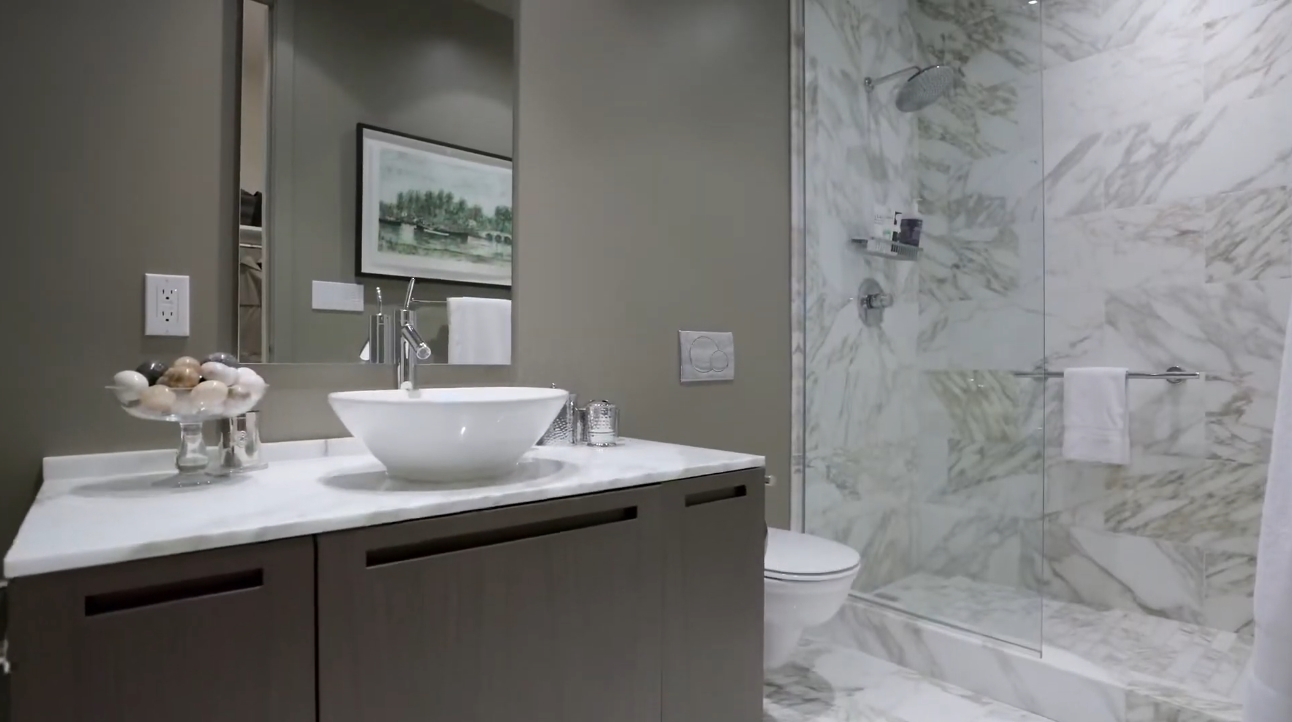 28 Photos vs. 1128 West Georgia Street #4901, Vancouver vs. Luxury Condo Interior Design Tour