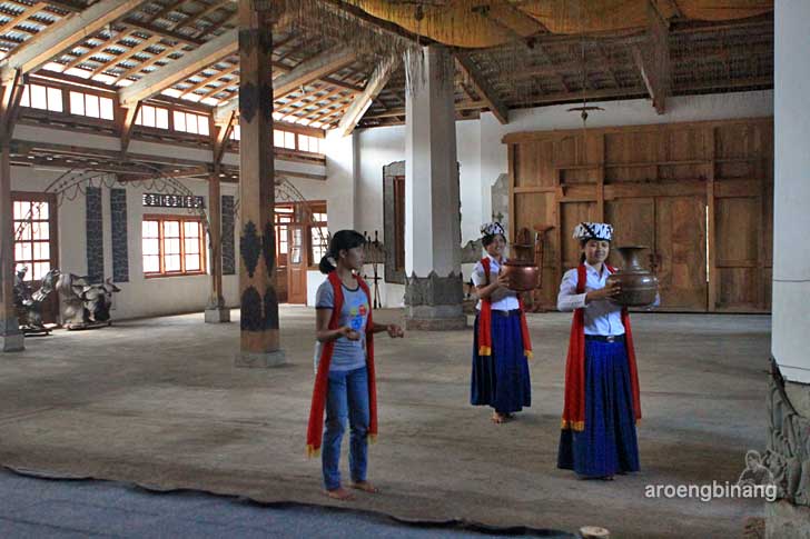paseban tri panca tunggal cigugur kuningan
