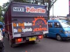 Kreatif, Gambar dan Tulisan Unik di Belakang Truk yang Bisa Bikin Kamu Ketawa Ketiwi Sendiri