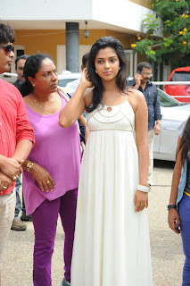 Amala Paul New Movie Opening Gallery [cinebrain.in]