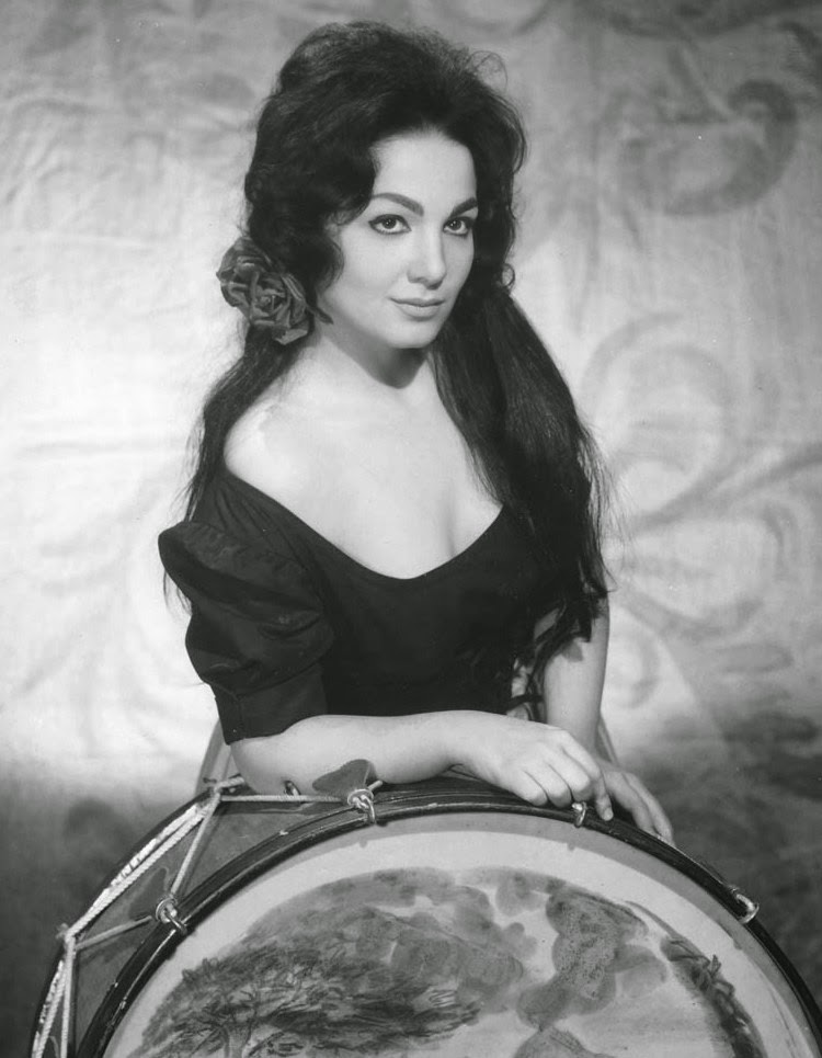 Canadian soprano Teresa Stratas as Nedda in Leoncavallo’s PAGLIACCI in 1963 [Photo by Louis Mélançon, © by The Metropolitan Opera]
