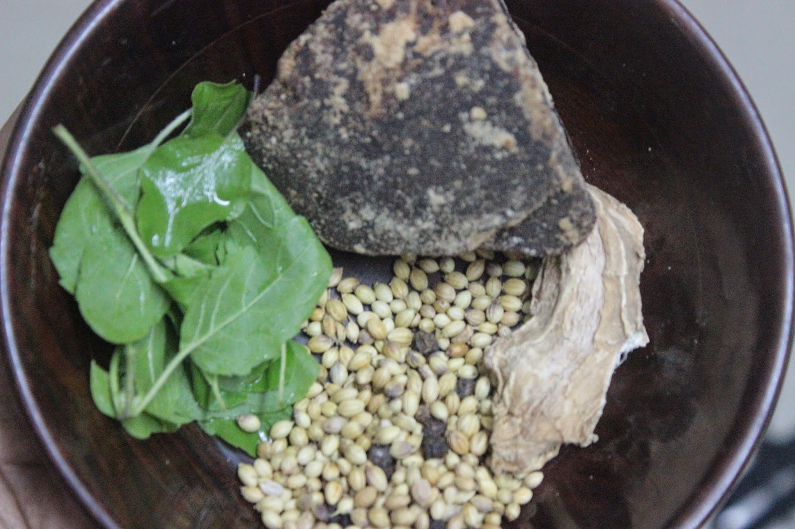 Sukku Malli Kappi with Karupatti / Dry Ginger Coffee with Palm Jaggery